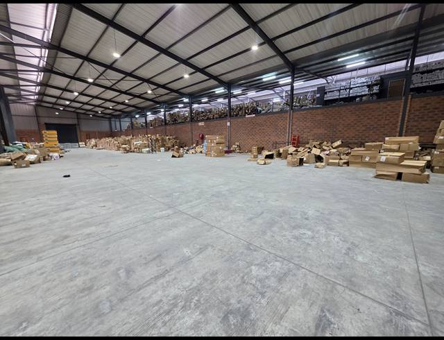 3,024M² WAREHOUSE TO LET IN ORMONDE